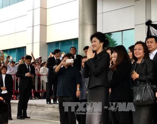 Thái Lan xem xét thu hồi hộ chiếu của bà Yingluck 